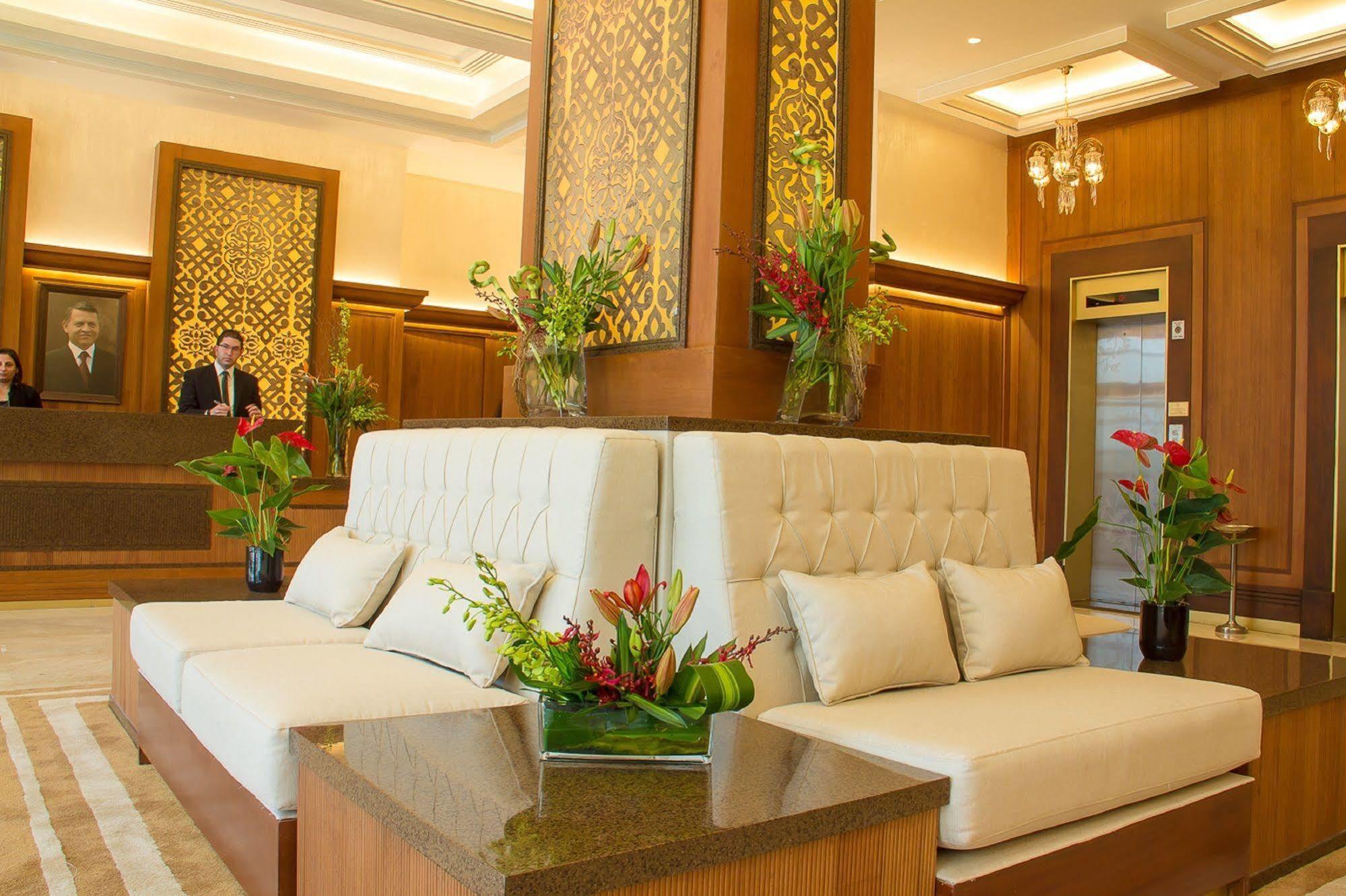 Thousand Nights Hotel Amán Exterior foto Lobby